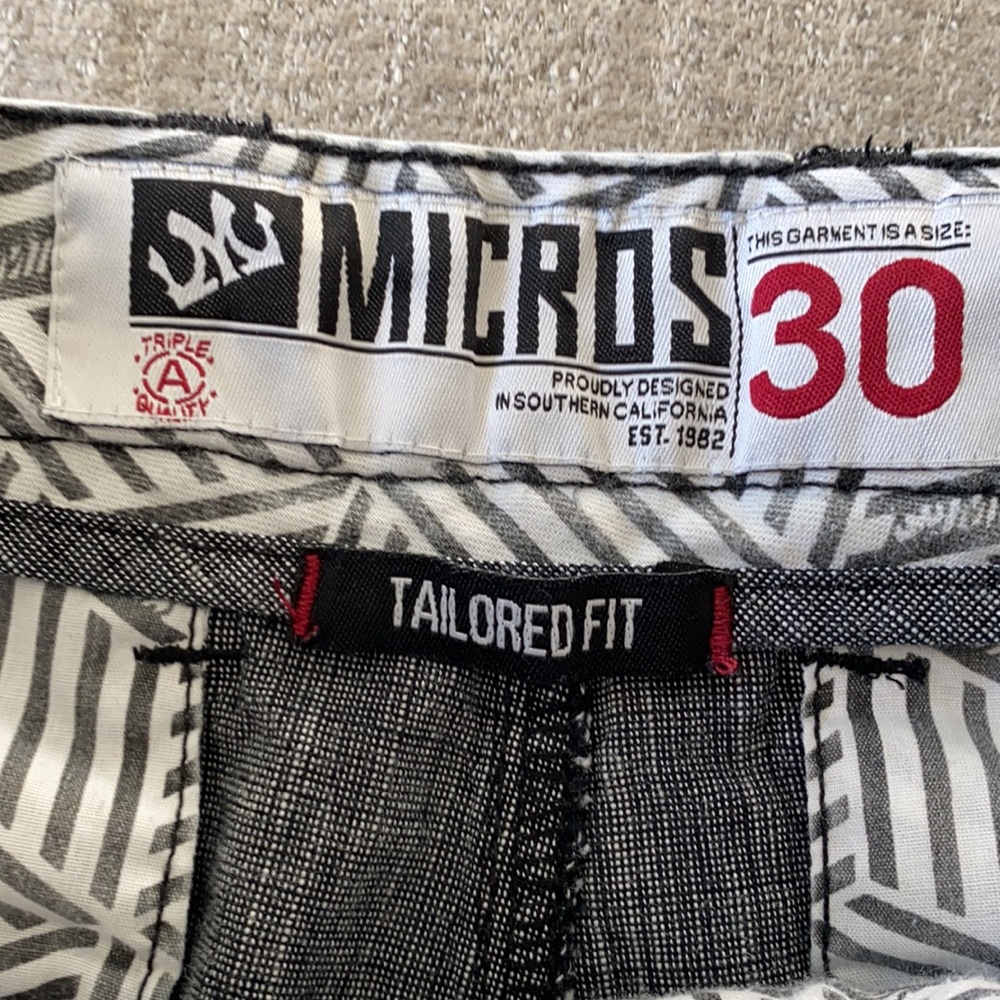 Micros tailored fit flat front black shorts Size 30 - Picture 7 of 8